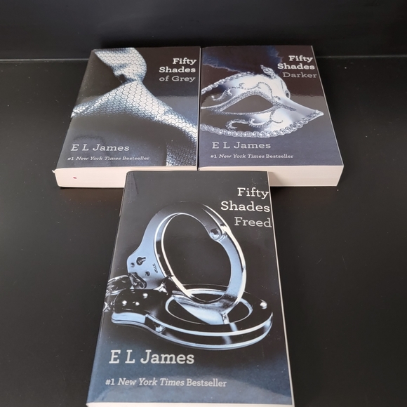 Fifty Shades of Grey Trilogy book set - Picture 5 of 7